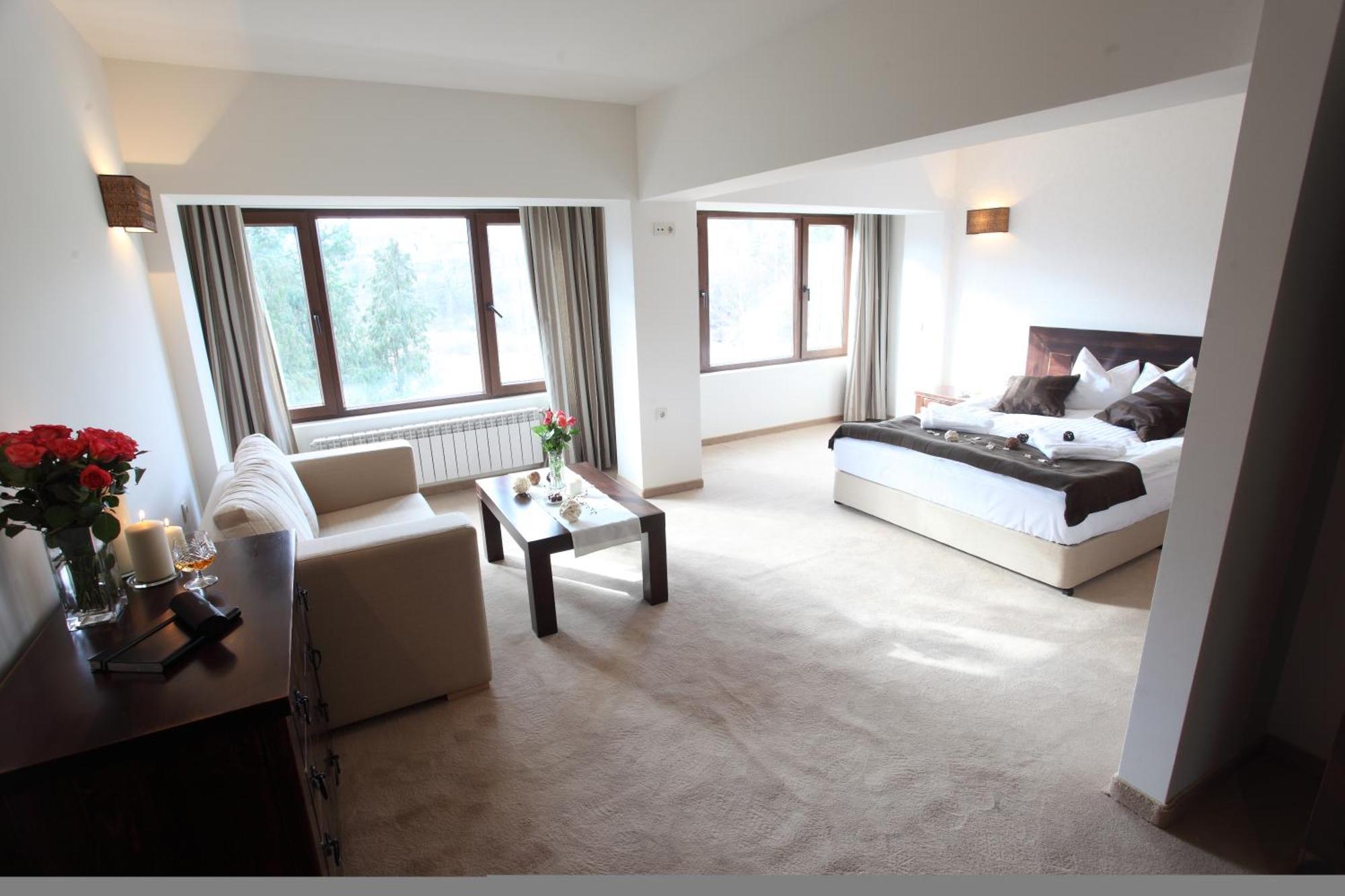 Hotel Par Avion Априлці Екстер'єр фото