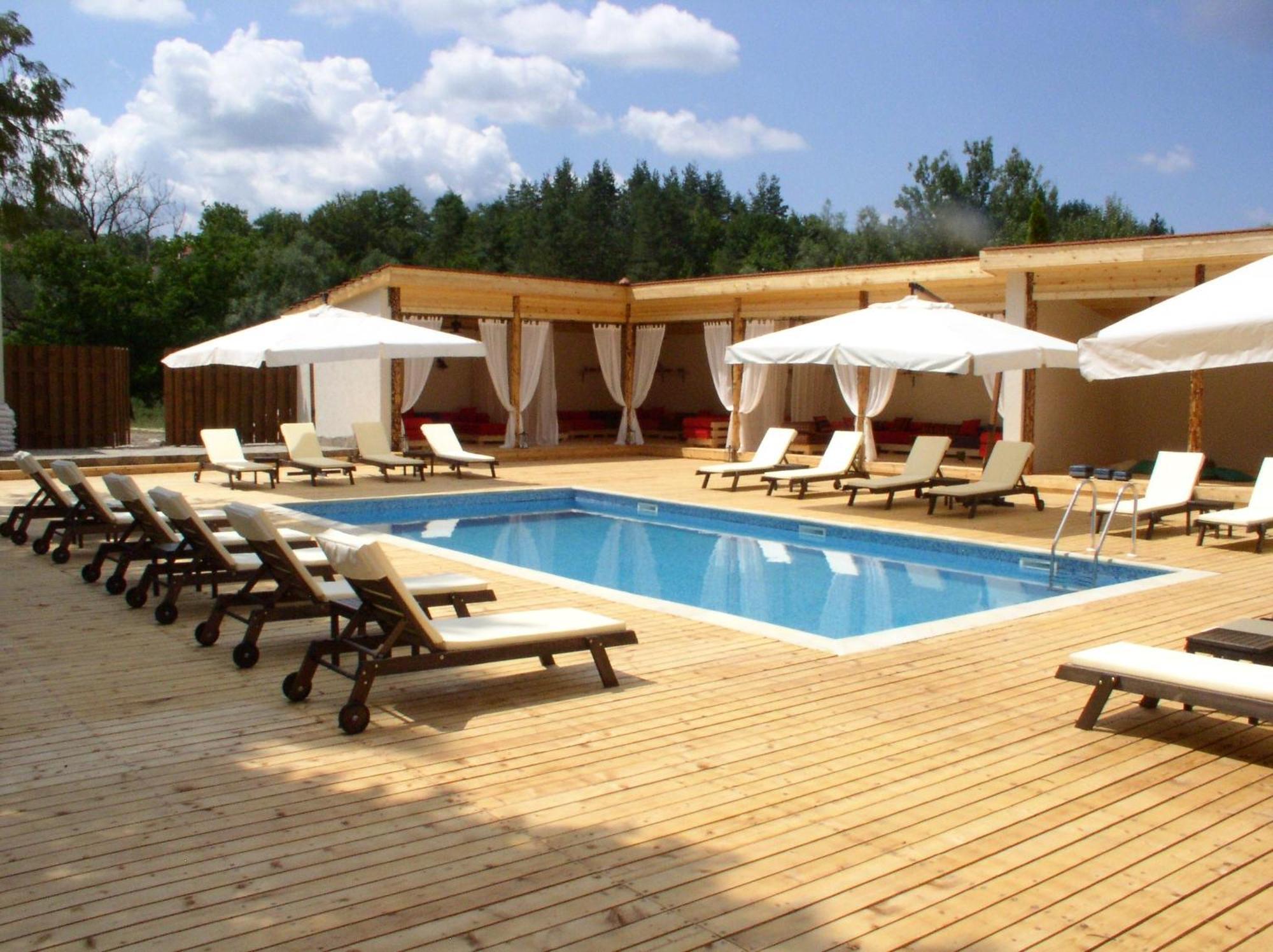 Hotel Par Avion Априлці Екстер'єр фото