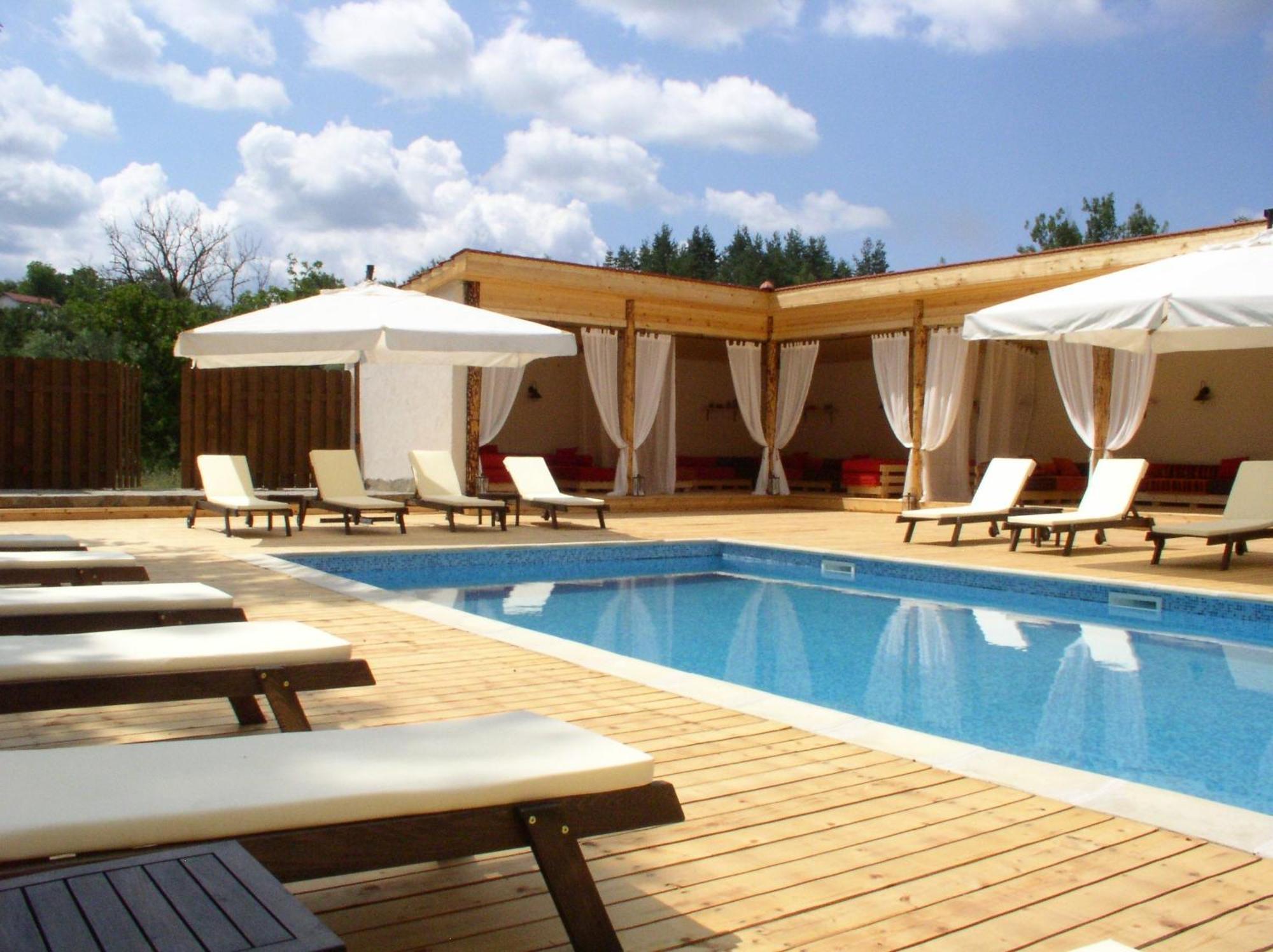 Hotel Par Avion Априлці Екстер'єр фото